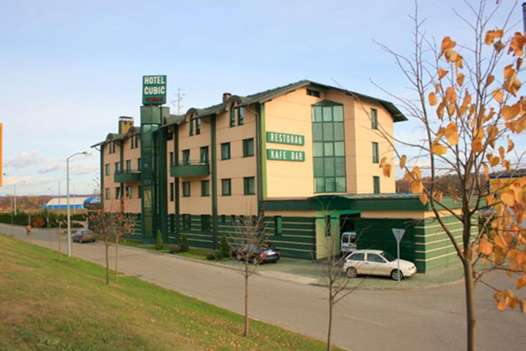 Hotel Cubic Laktaši Εξωτερικό φωτογραφία