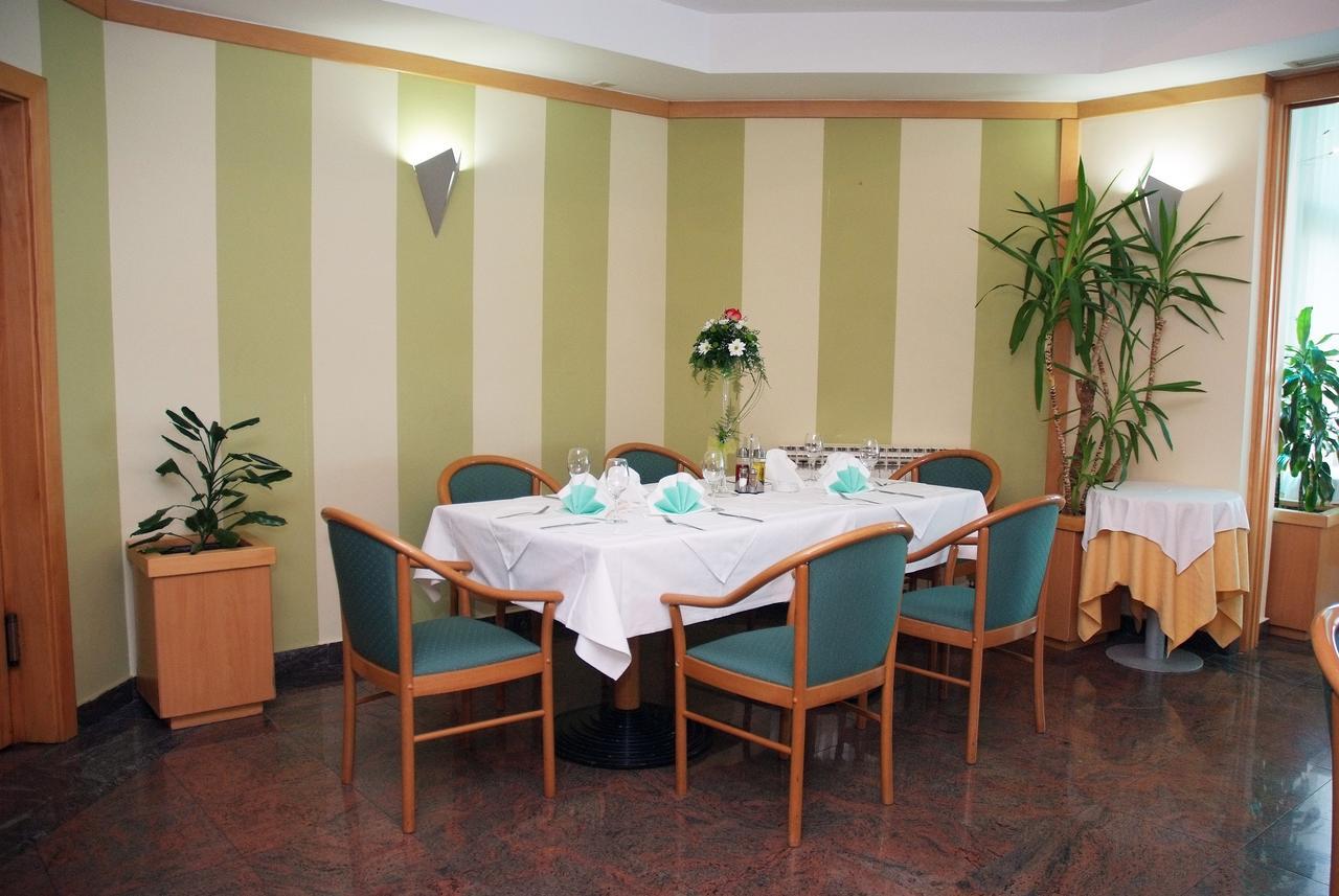 Hotel Cubic Laktaši Εξωτερικό φωτογραφία