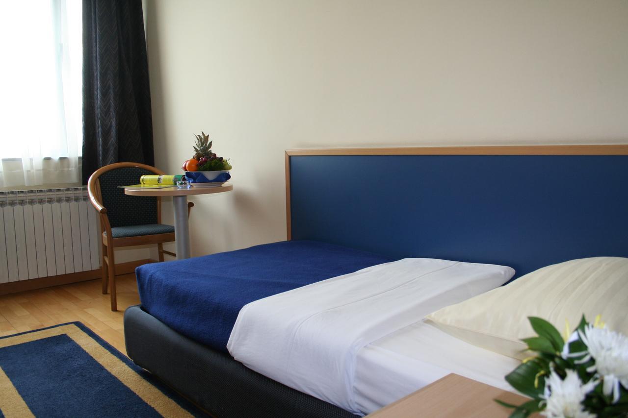 Hotel Cubic Laktaši Εξωτερικό φωτογραφία