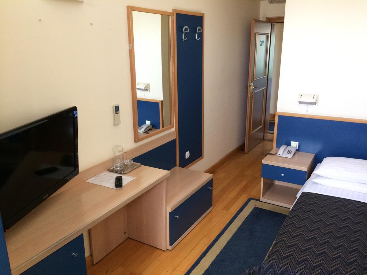 Hotel Cubic Laktaši Εξωτερικό φωτογραφία